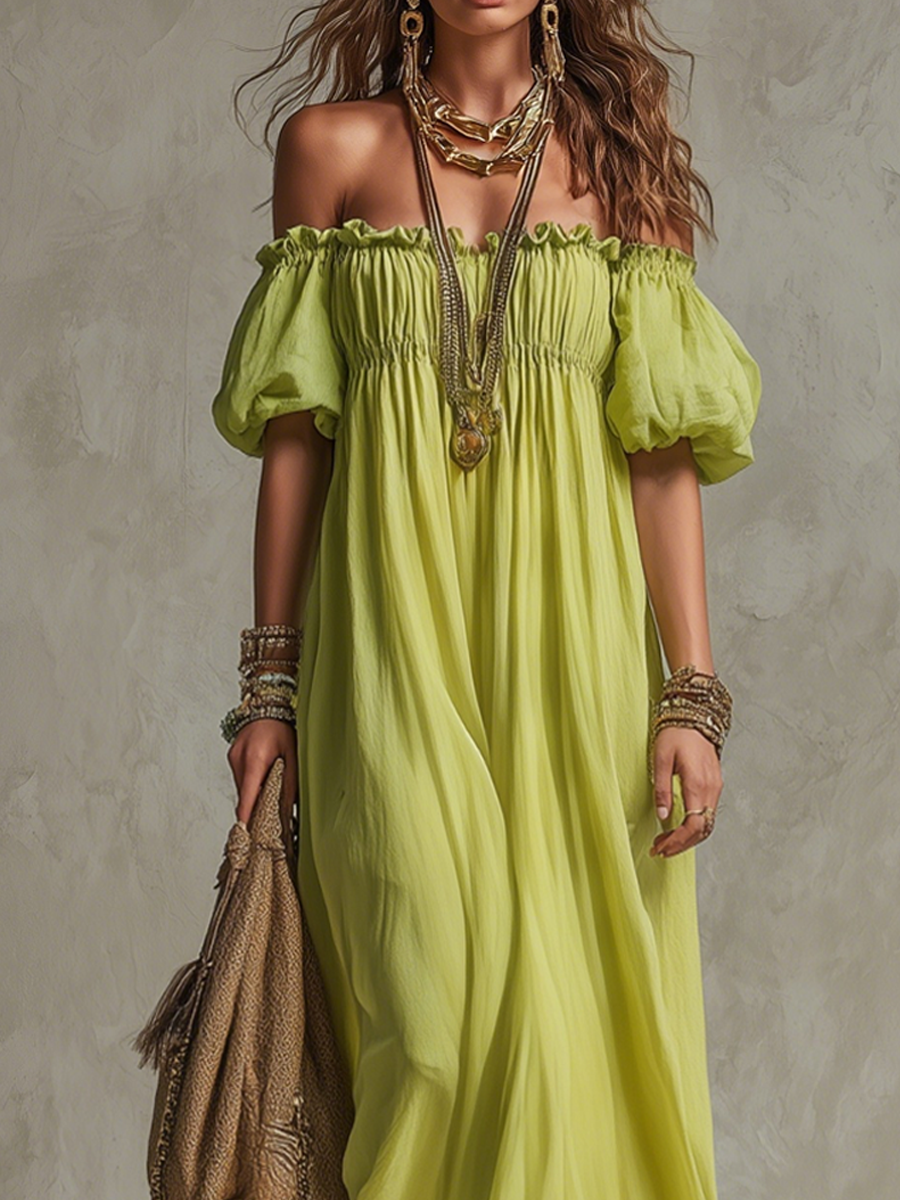Robe longue smockée bohème vert anis à épaules dénudées