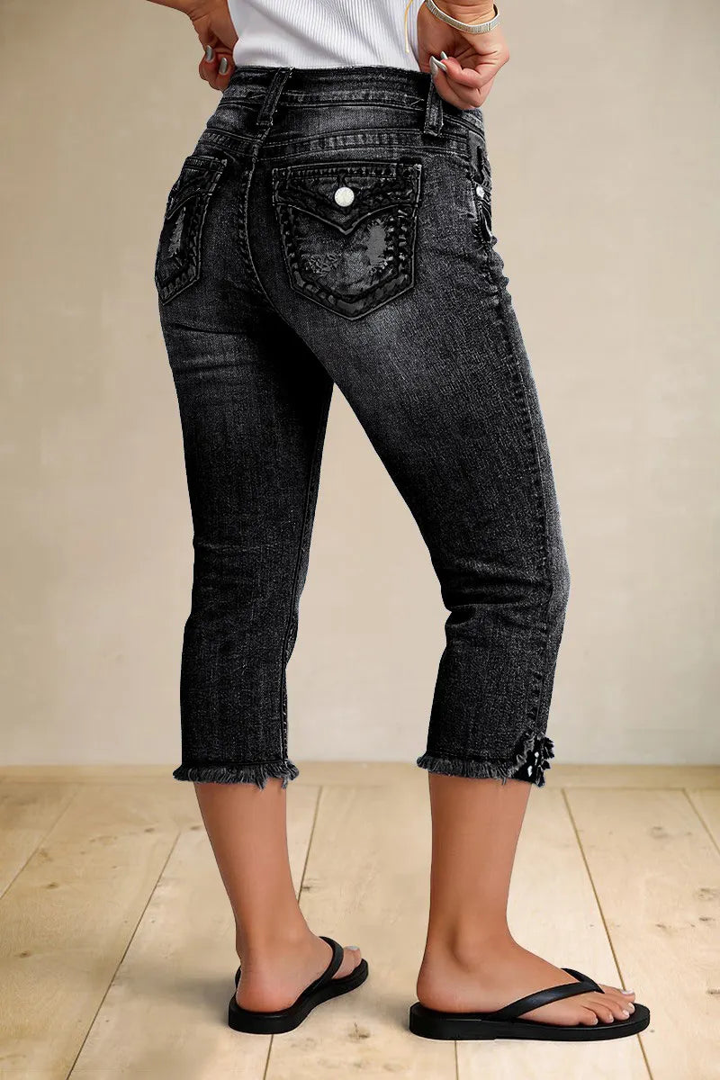 Star Embroidery Ripped Flap Pocket Raw Hem Mid Rise Capri Skinny Jeans