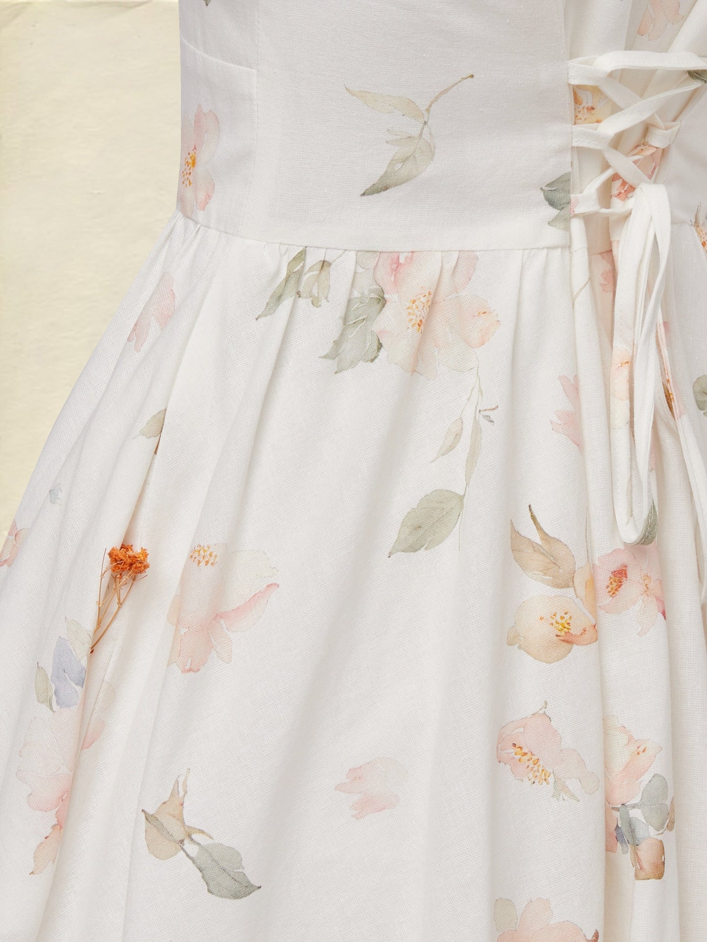 Robe midi en lin, manches courtes, col en V, florale, vintage, blanche