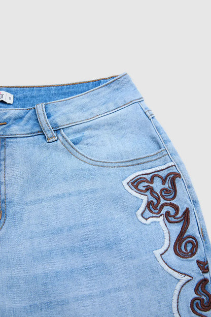 Wash Baroque Embroidery Side Mid Waist Bootcut Jeans