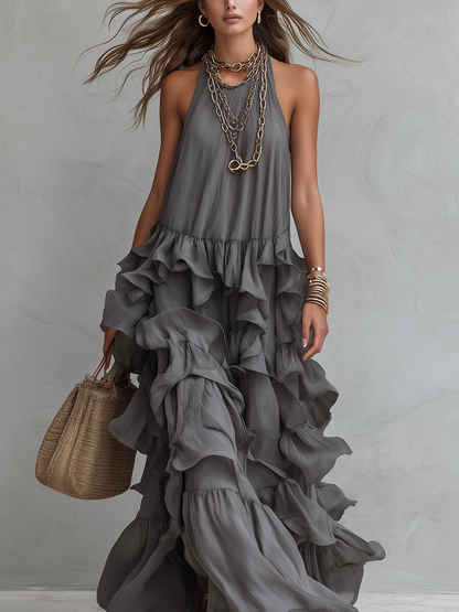Élégante robe longue grise romantique à volants superposés