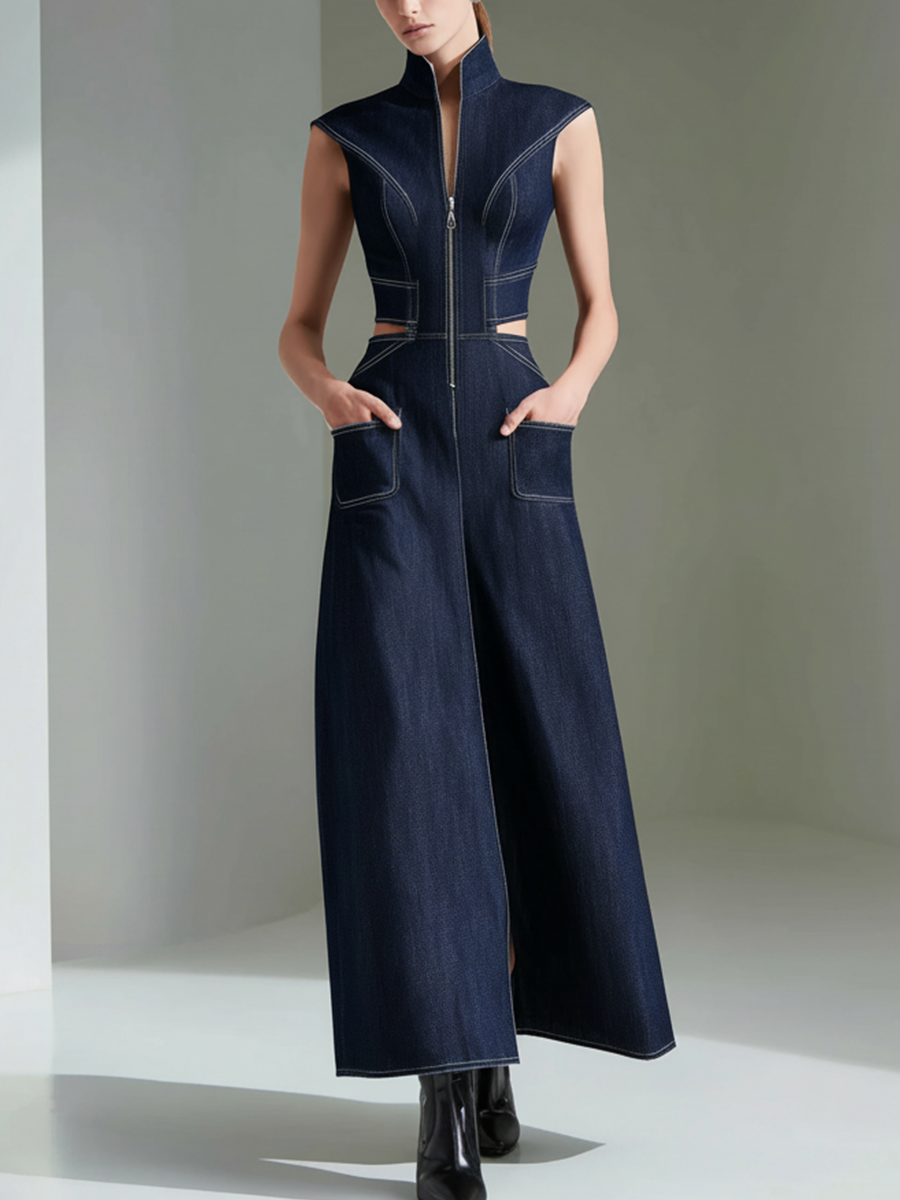 Robe longue en jean à col montant et coupe architecturale
