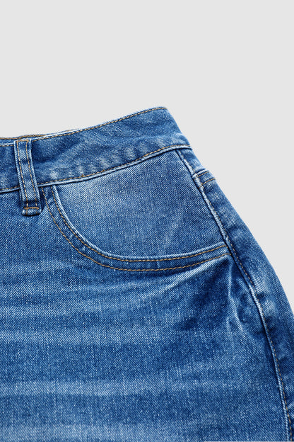 Wash Scallop Trim Raw Hem Mid Rise Denim Shorts