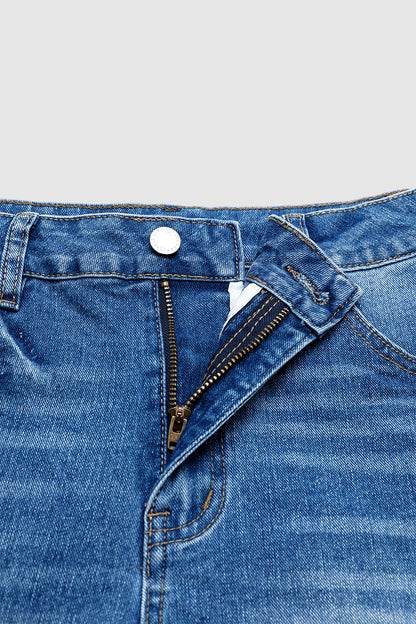 Wash Scallop Trim Raw Hem Mid Rise Denim Shorts