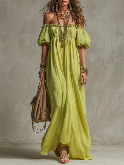 Robe longue smockée bohème vert anis à épaules dénudées