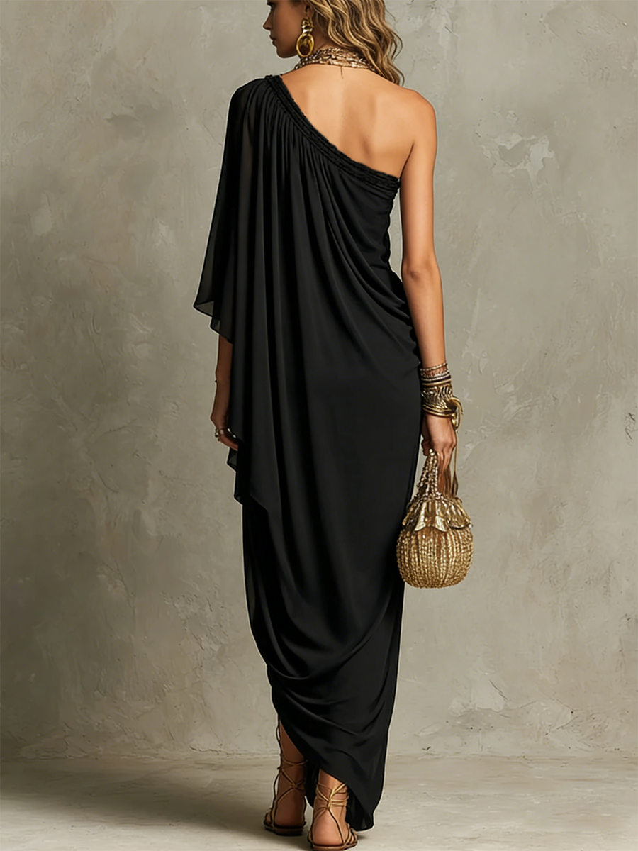 Robe longue bohème noire drapée à une épaule