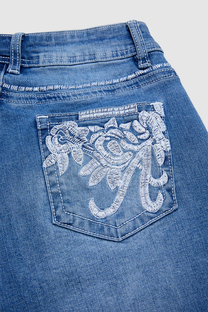 Wash Floral Embroidered Pocket Back High Rise Capri Skinny Jeans