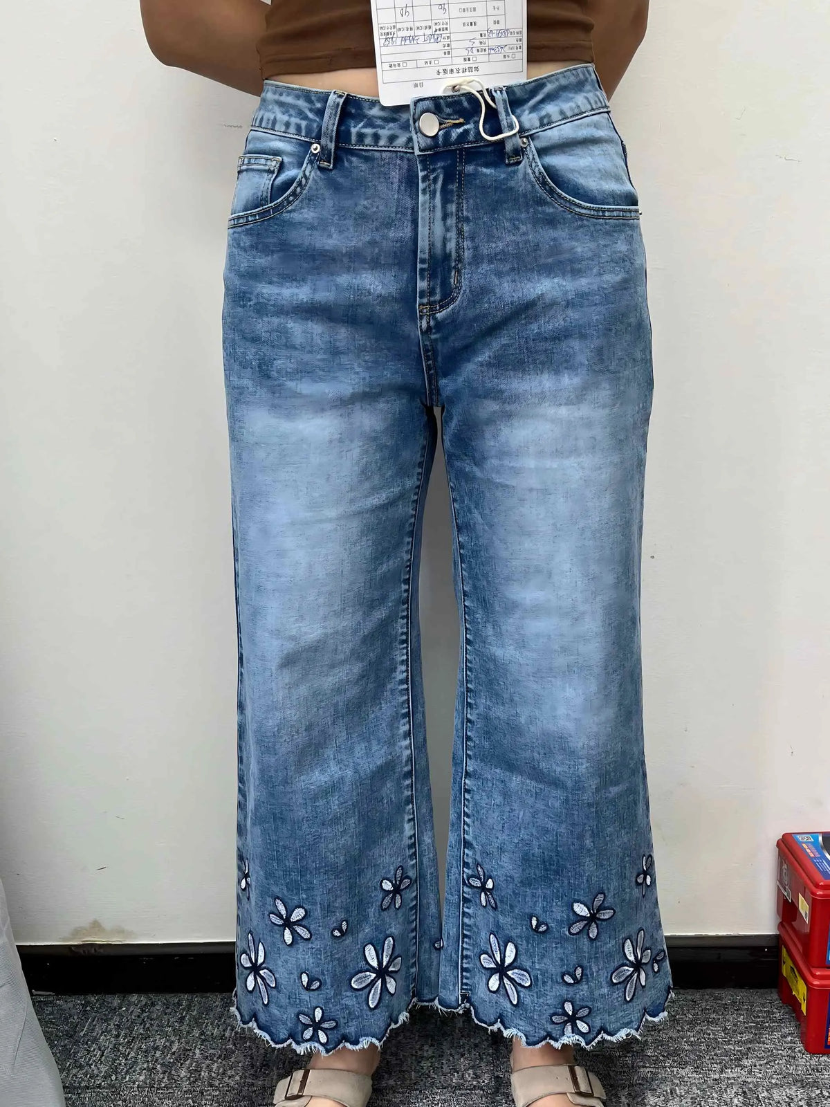 Floral Embroidery Scallop Trim Mid Rise Wide Leg Crop Jeans