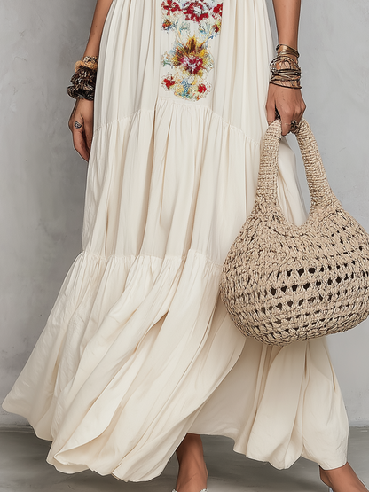 Robe longue étagée à col en V brodée de fleurs colorées