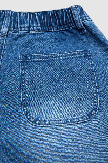 Wash Patch Pocket Split Hem Mid Rise Mid Thigh Denim Shorts