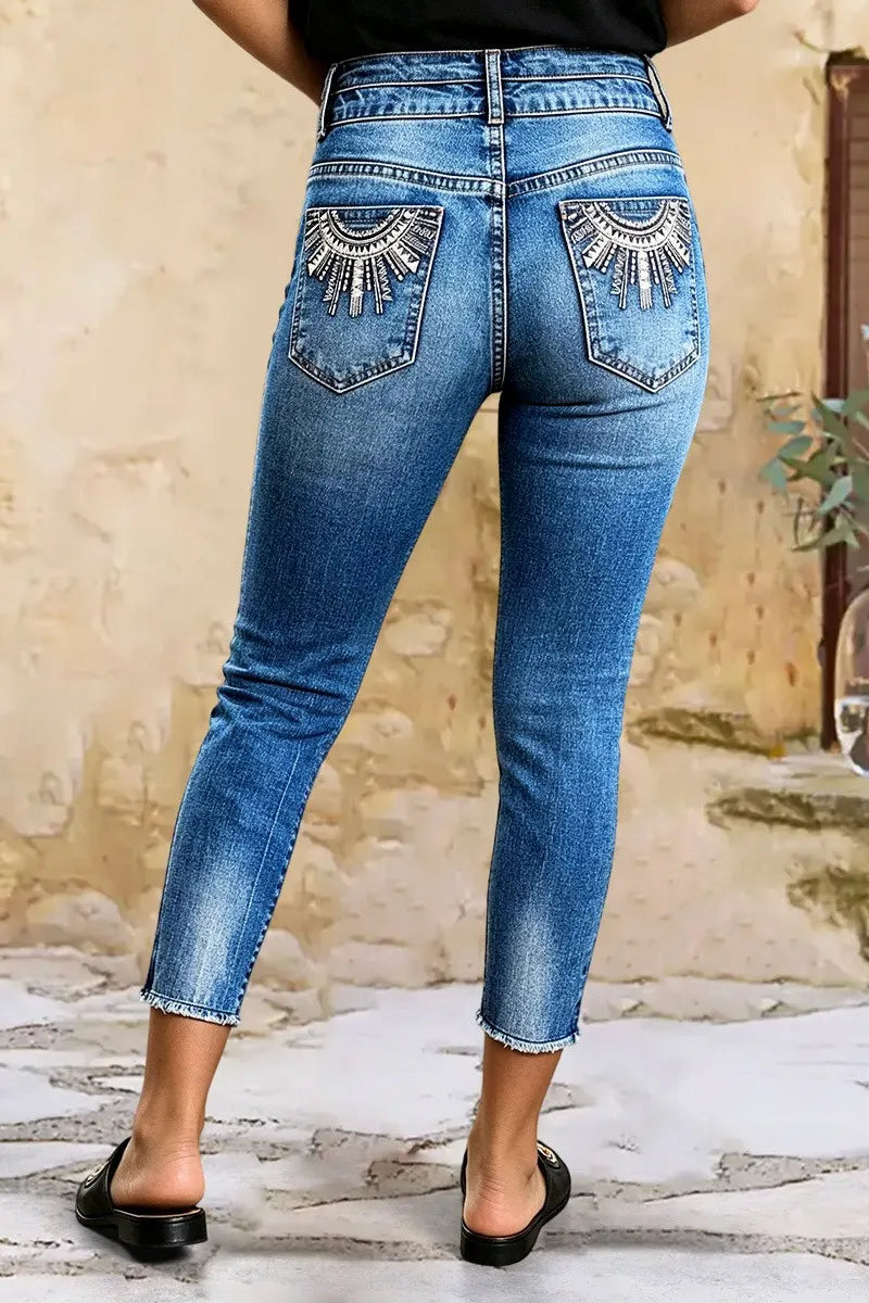 Embroidery Pocket Raw Hem Mid Waist Skinny Capri Jeans