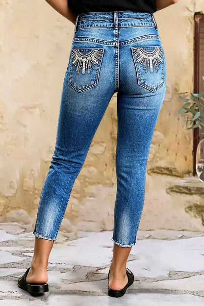 Embroidery Pocket Raw Hem Mid Waist Skinny Capri Jeans