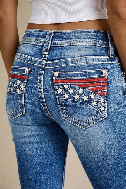 Stripe & Star Embroidery Raw Hem Mid Waist Skinny Capri Jeans