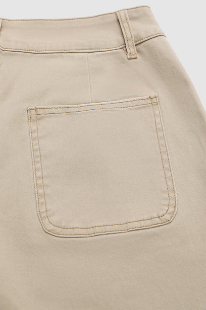 Solid Patch Pocket Mid Rise Straight Leg Crop Pants