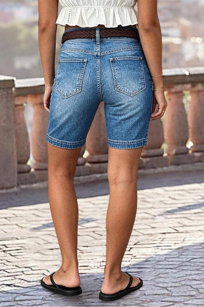 Wash Flap Pocket Mid Rise Mid Thigh Denim Shorts Without Belt