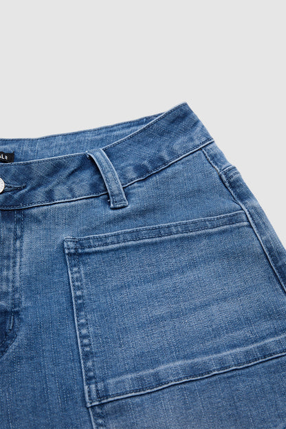 Wash Patch Pocket Raw Hem High Rise Straight Leg Capri Jeans