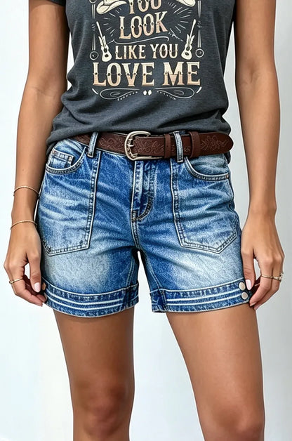 Wash Studded Hem Patch Pocket Mid Rise Mid Thigh Denim Shorts